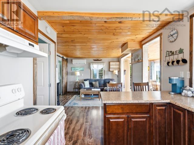1031 West Bay Road Property Photo 38