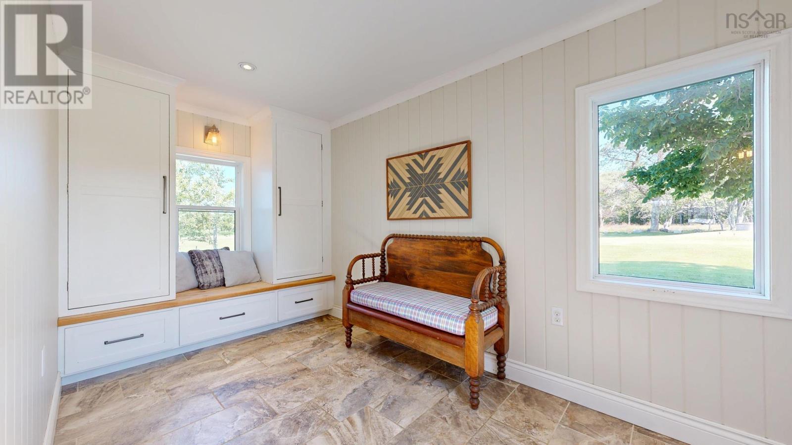 718 Small Gains Road Property Photo 8