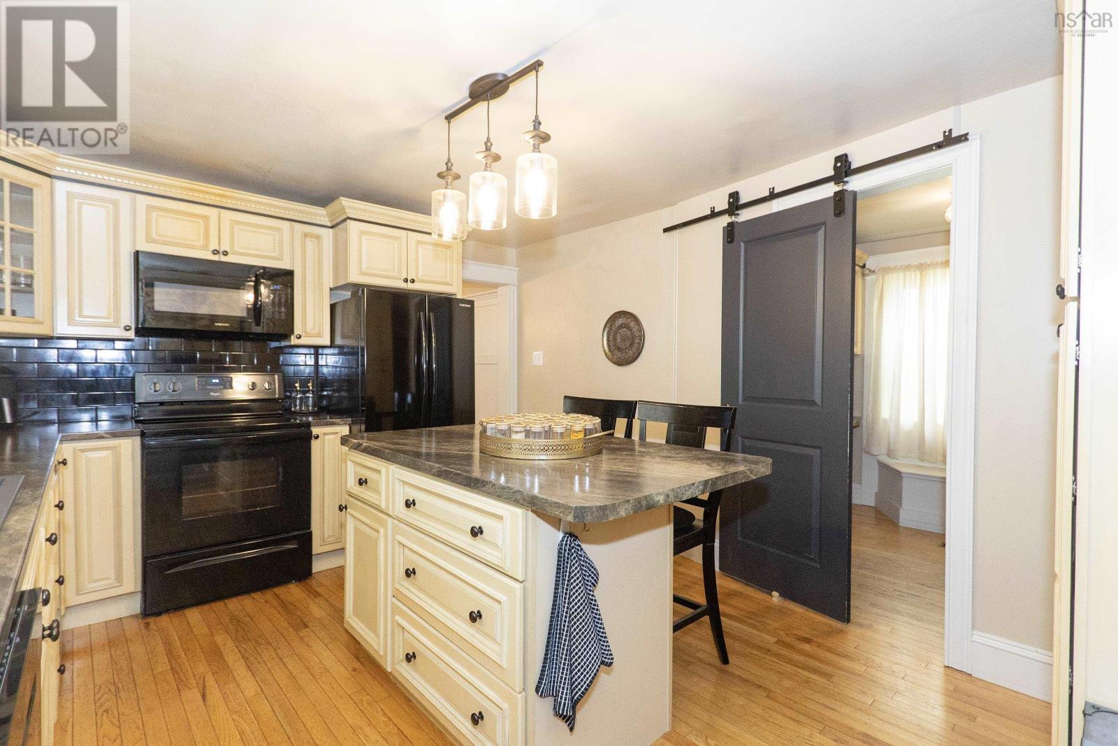 20 Regent Street Property Photo 19