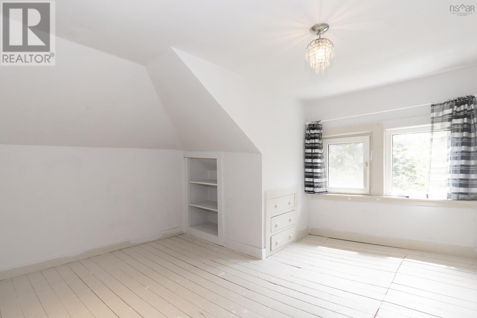 20 Regent Street Property Photo 35