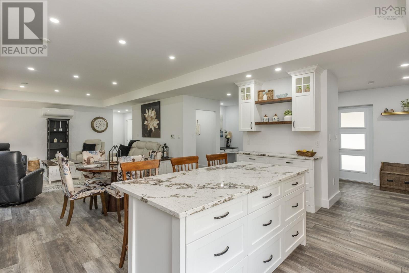6718 1 Highway Property Photo 4