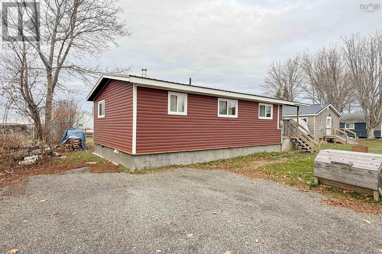 208 Jackson Point Road Property Photo 3