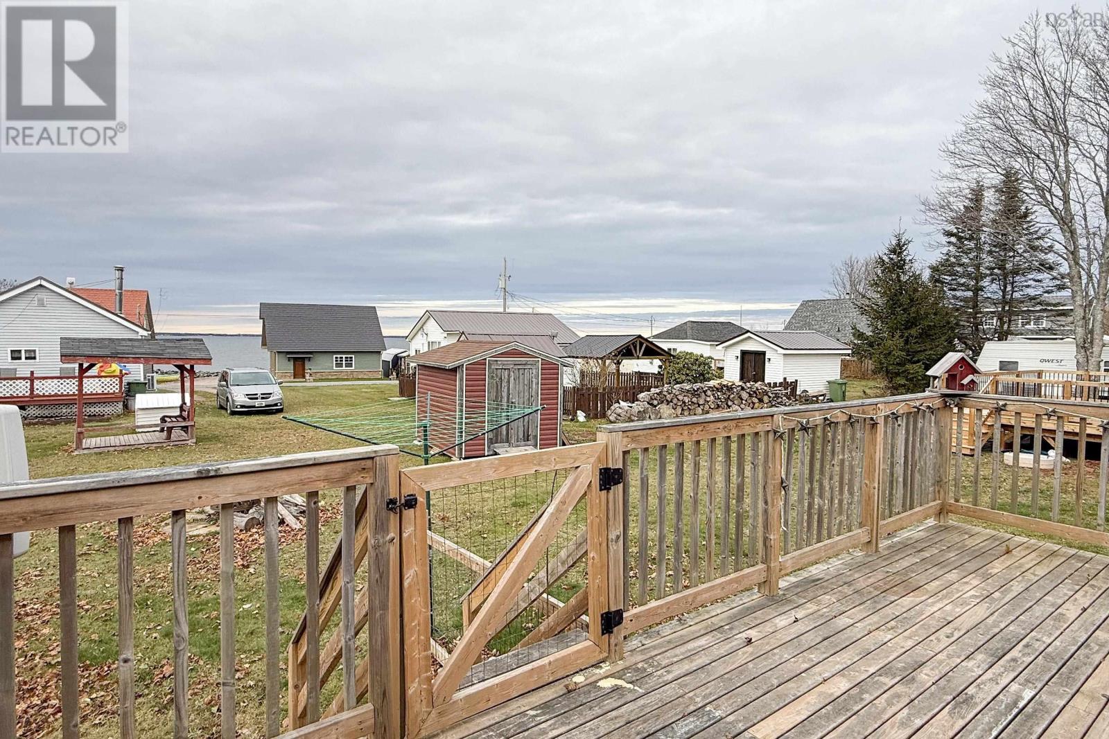 208 Jackson Point Road Property Photo 5