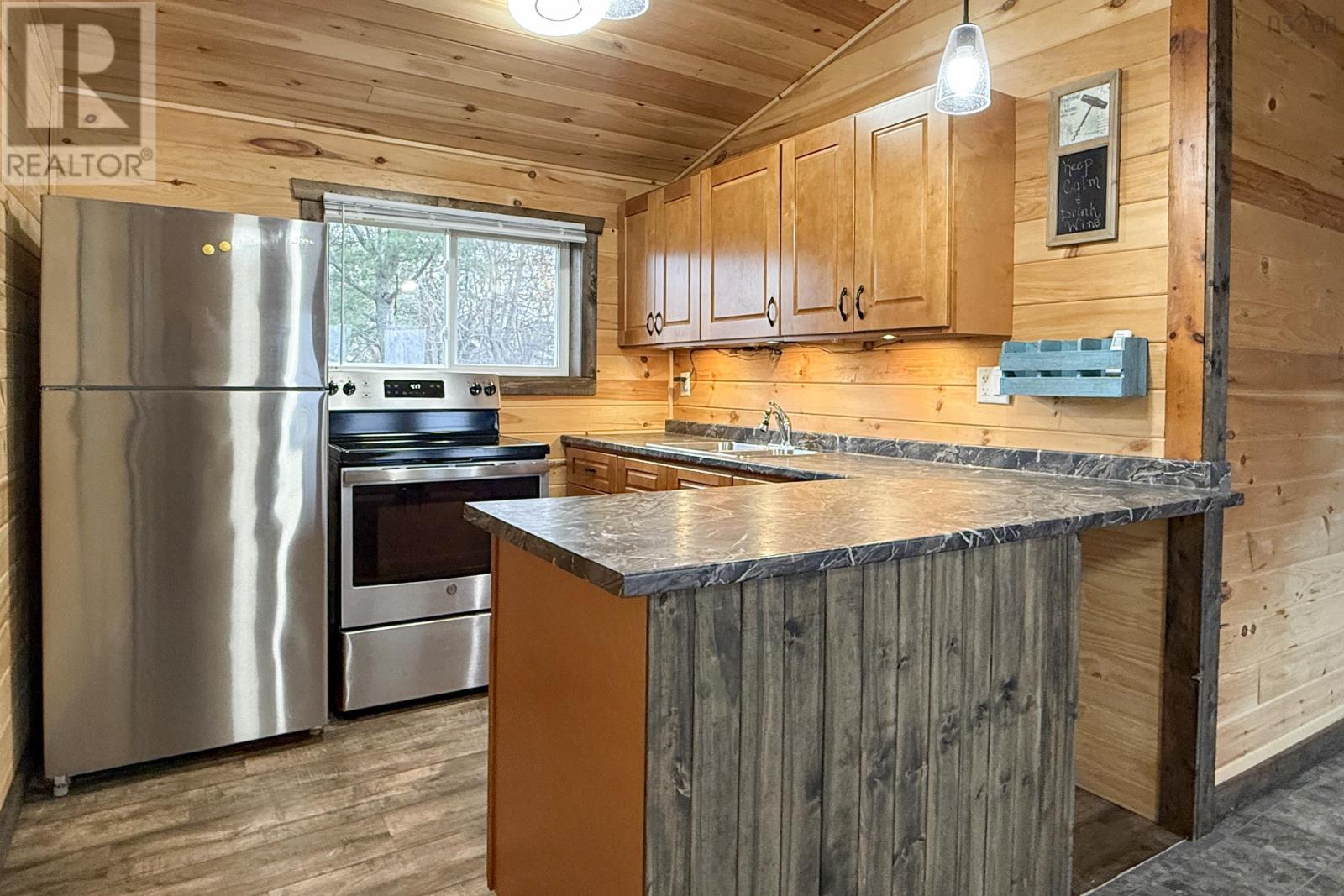 208 Jackson Point Road Property Photo 8