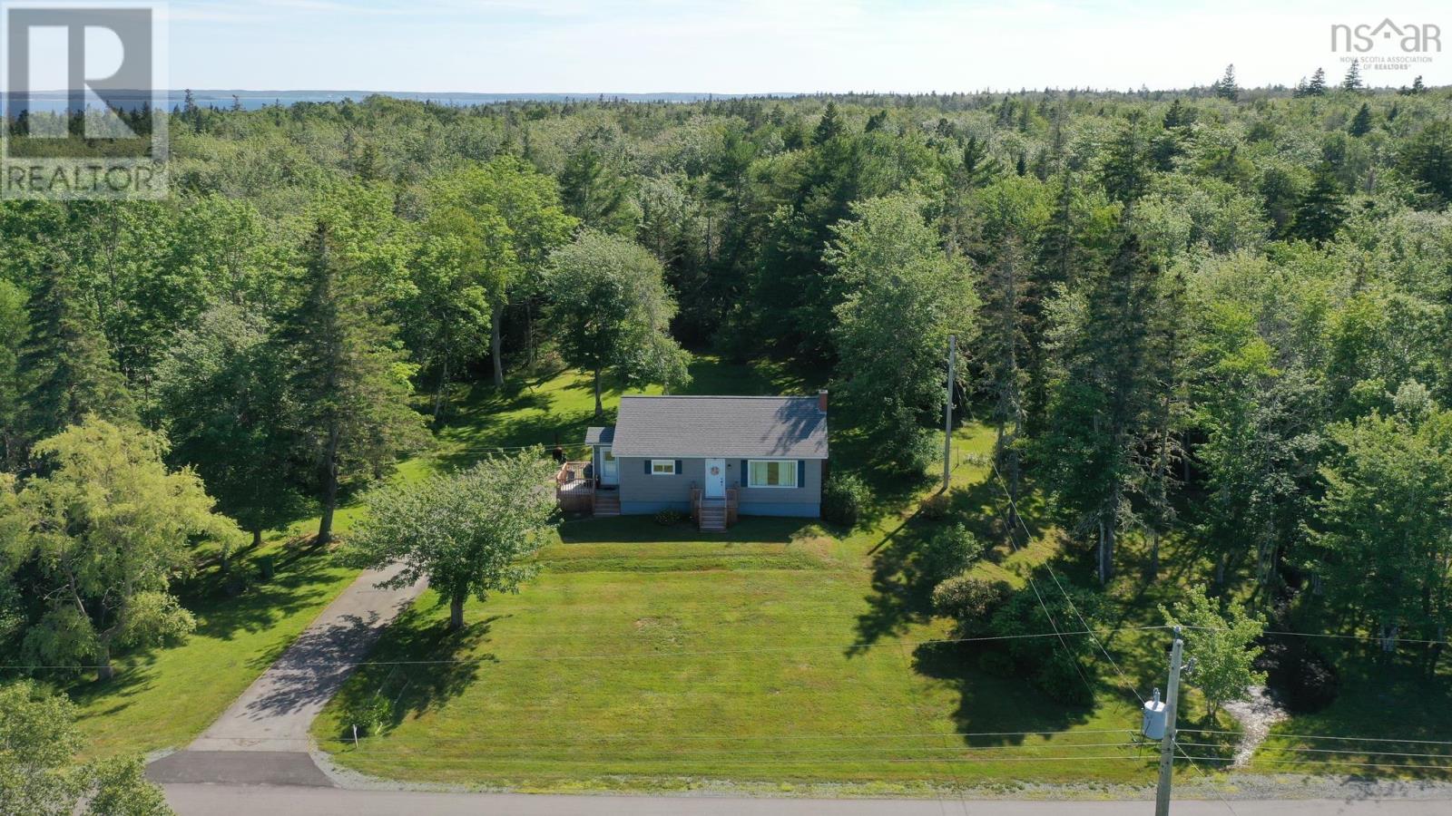 38 White Point 2 Road Property Photo 8
