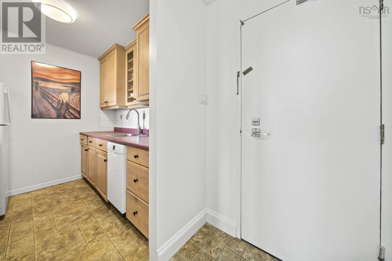 Ph6 5572 North Ridge Road Property Photo 7