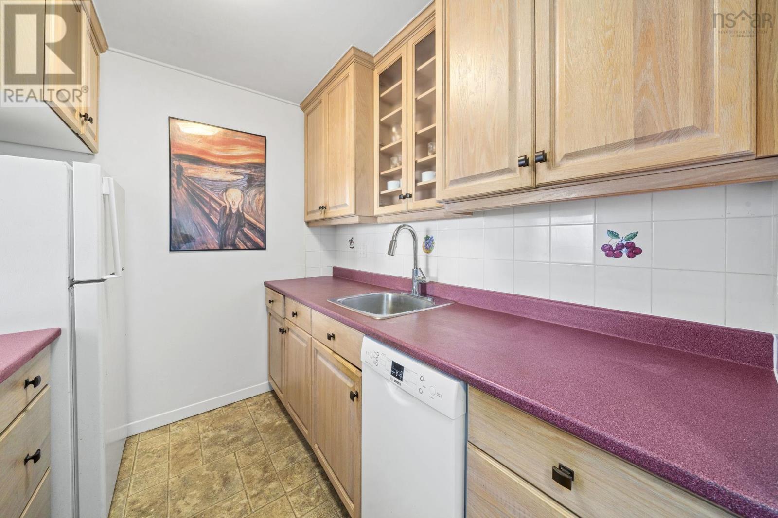 Ph6 5572 North Ridge Road Property Photo 8