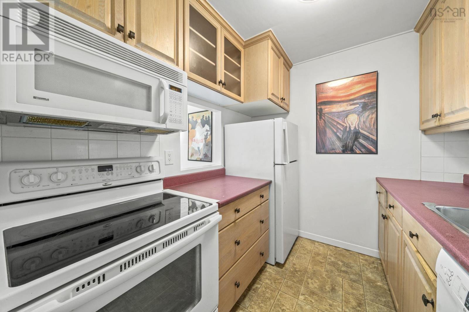 Ph6 5572 North Ridge Road Property Photo 9