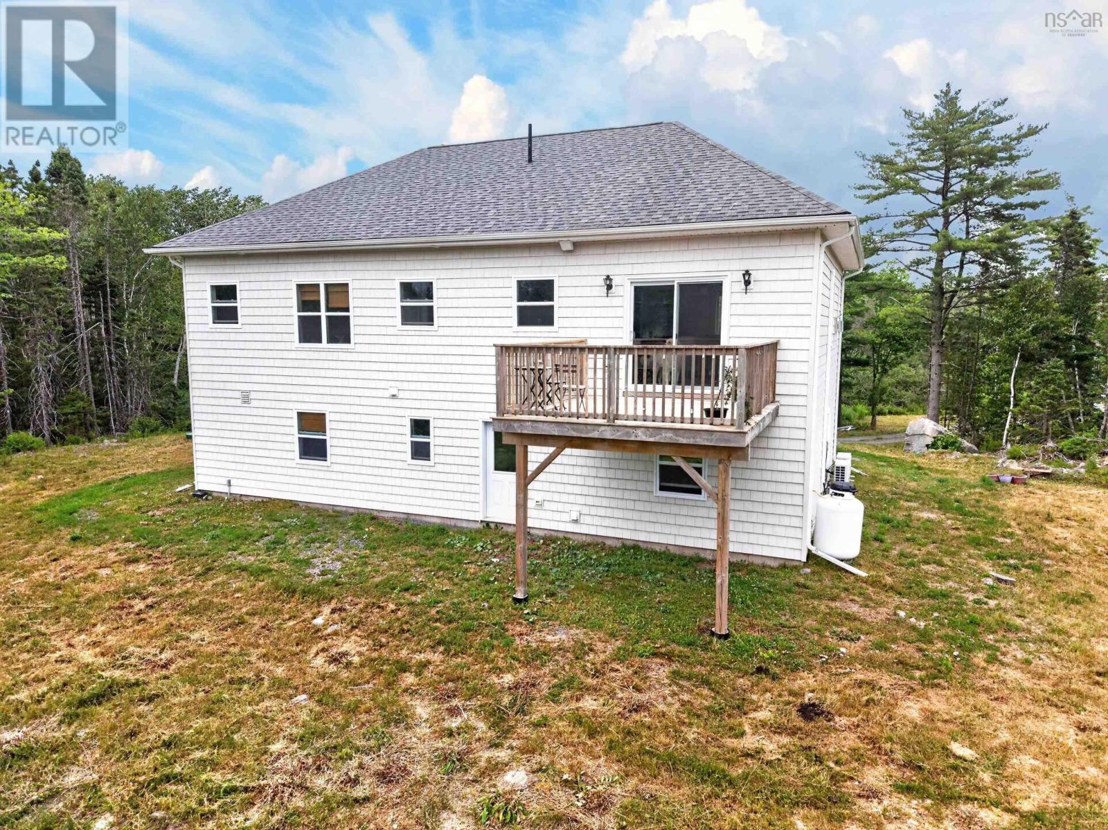 819 Bissett Road Property Photo 2