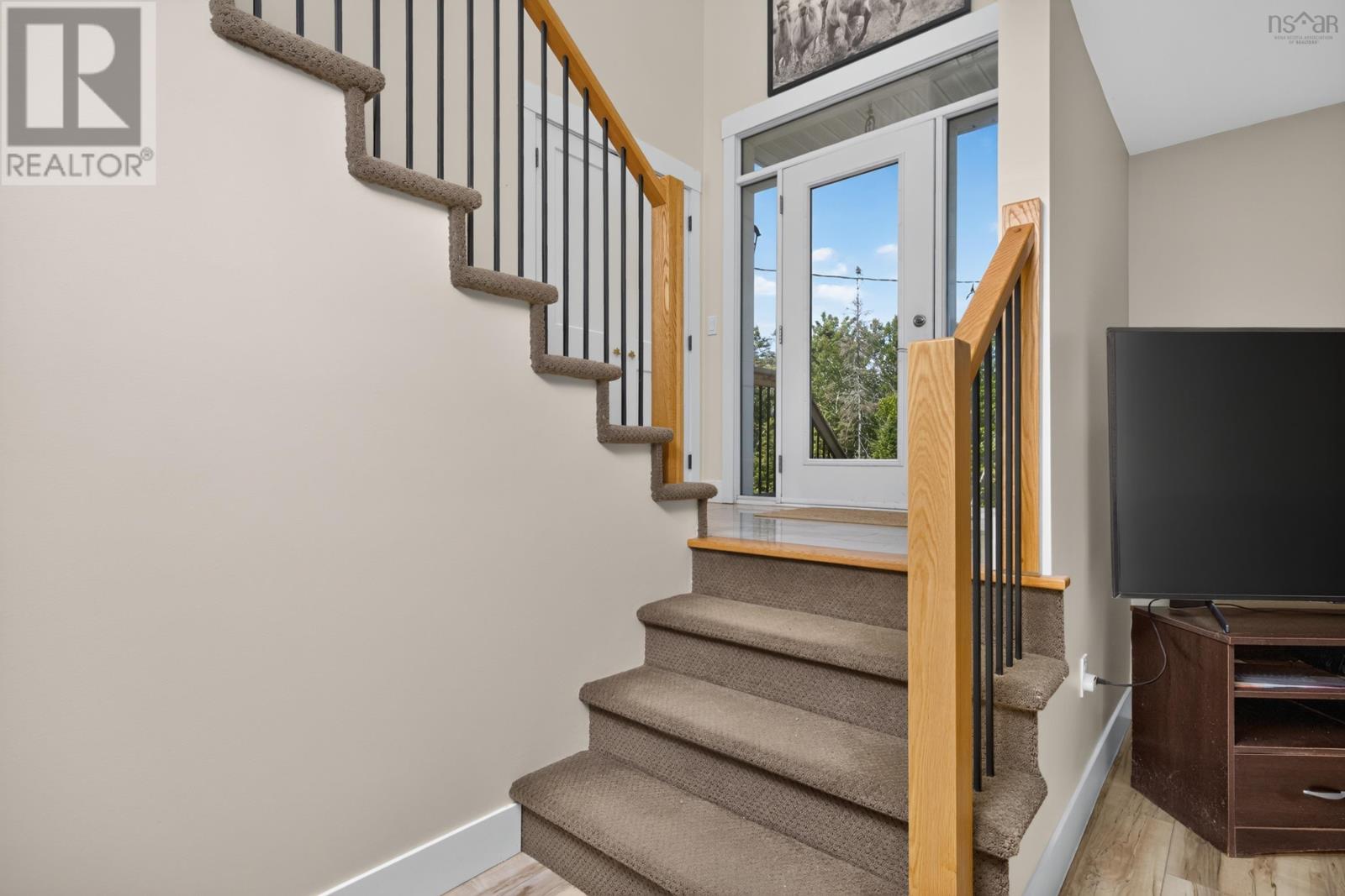 819 Bissett Road Property Photo 24