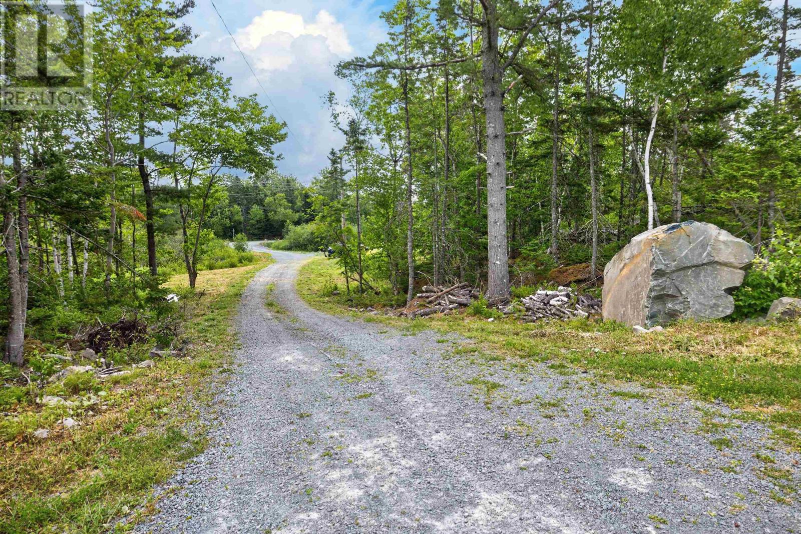819 Bissett Road Property Photo 35