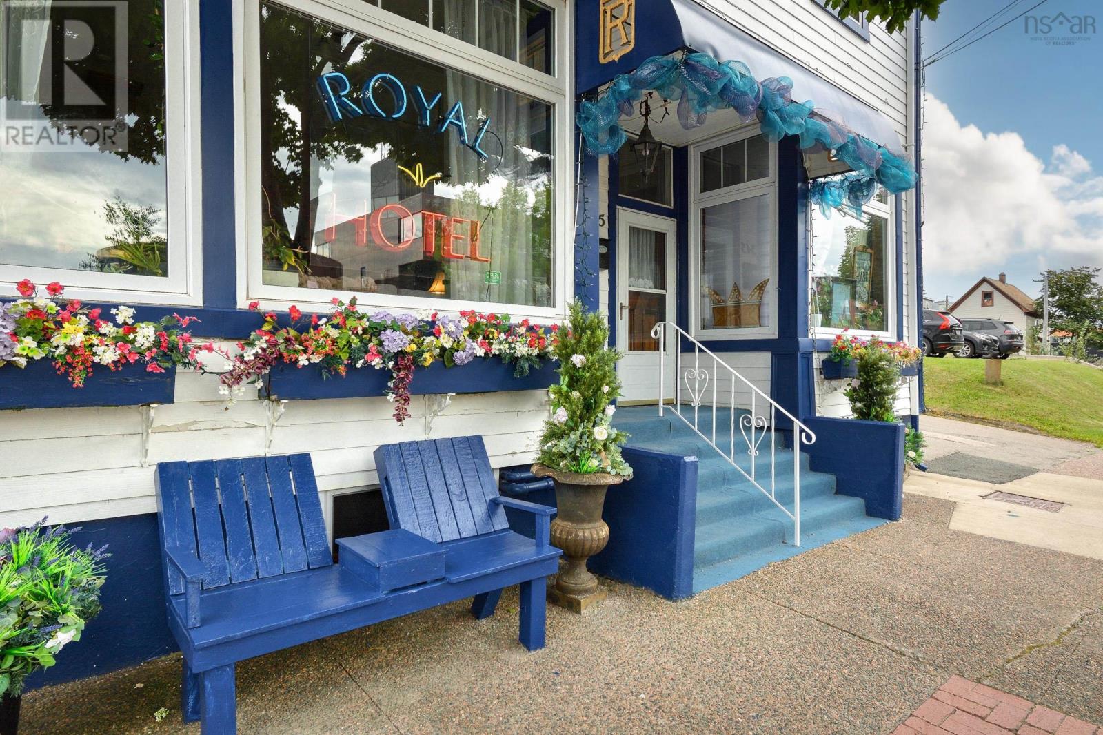 345 Esplanade Street Property Photo 2
