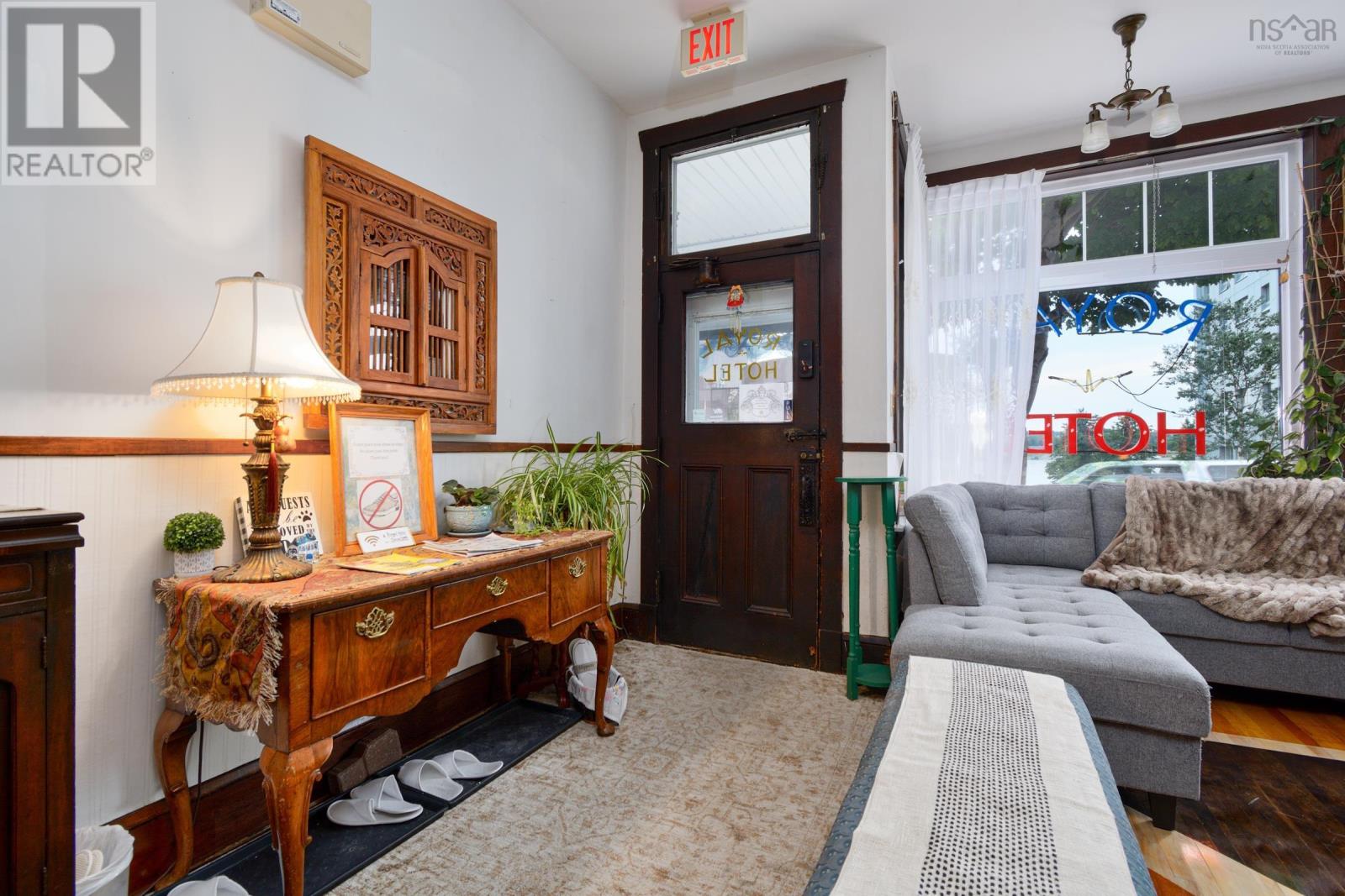 345 Esplanade Street Property Photo 4