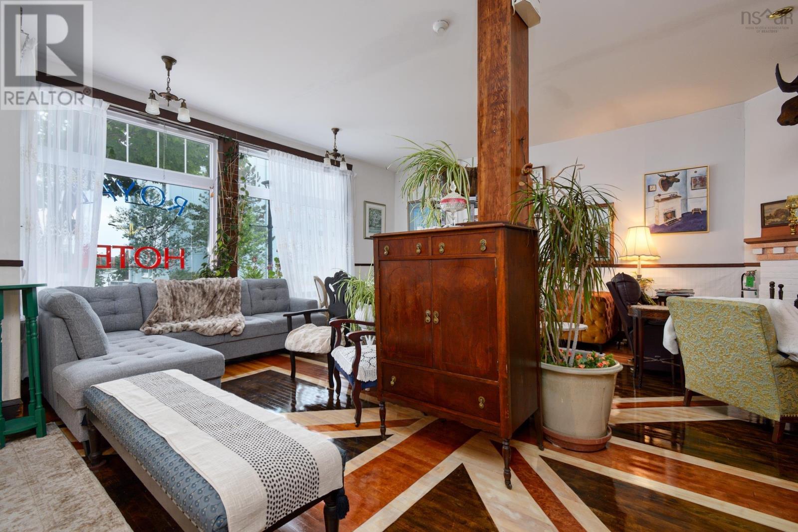 345 Esplanade Street Property Photo 5