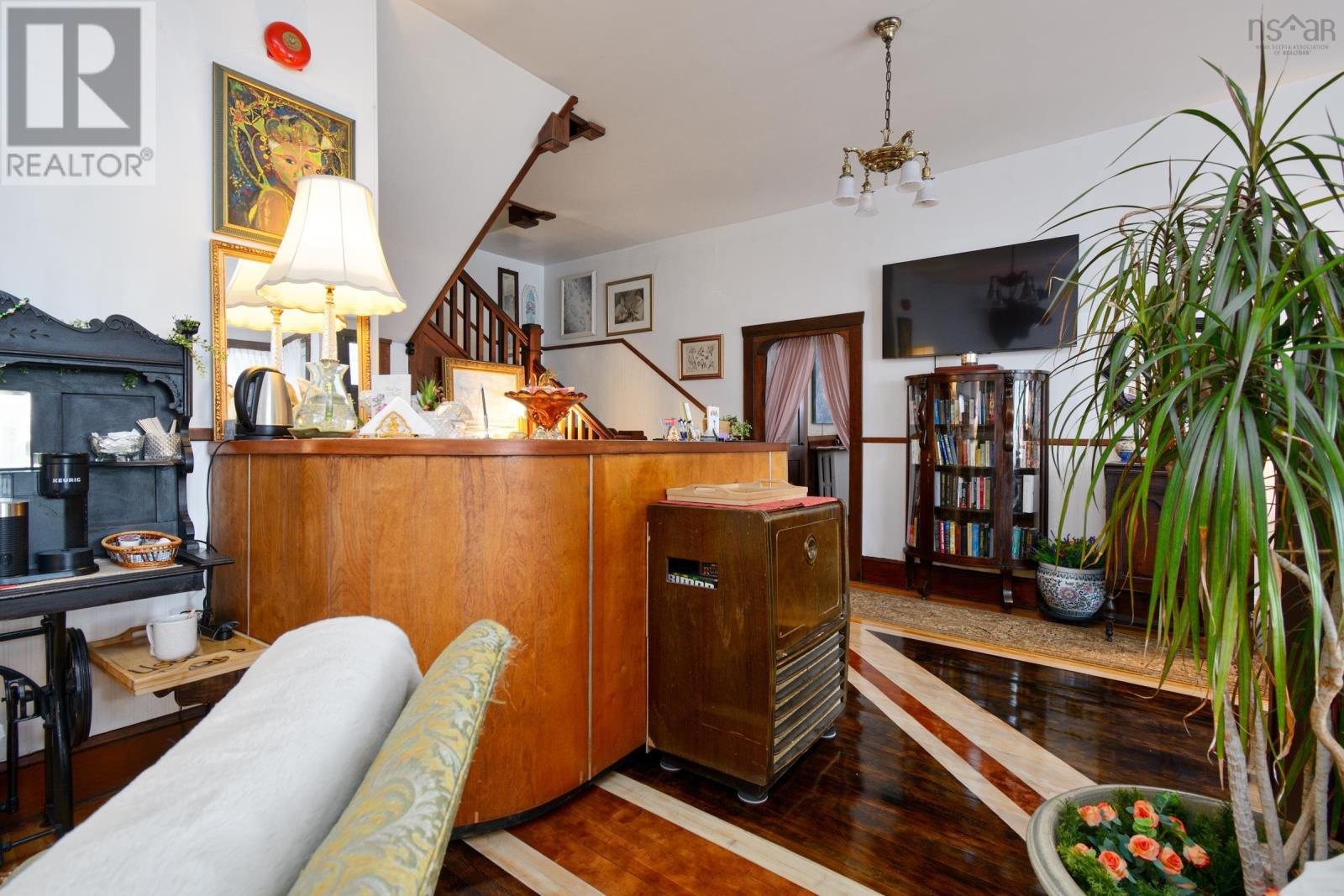 345 Esplanade Street Property Photo 9