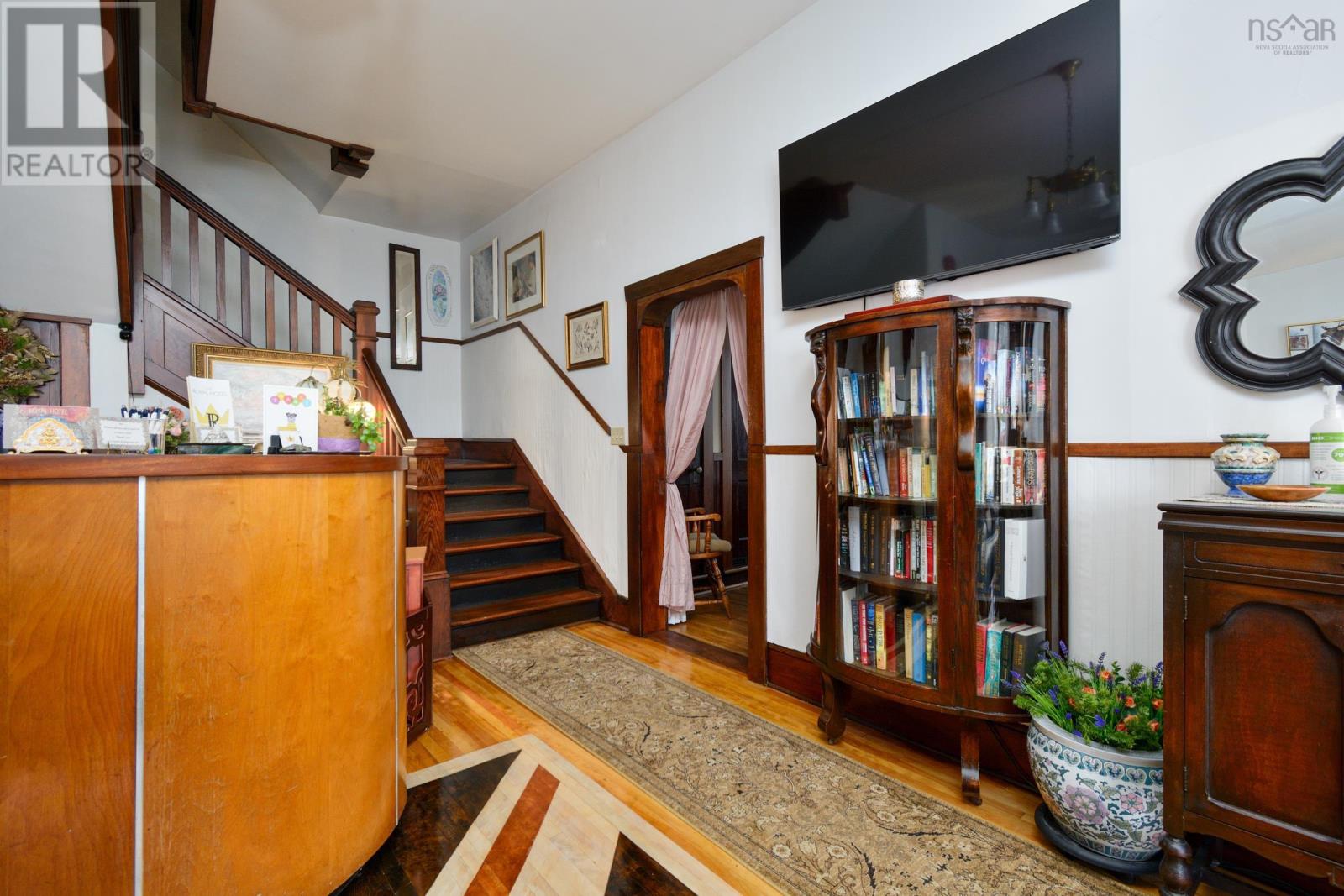 345 Esplanade Street Property Photo 10