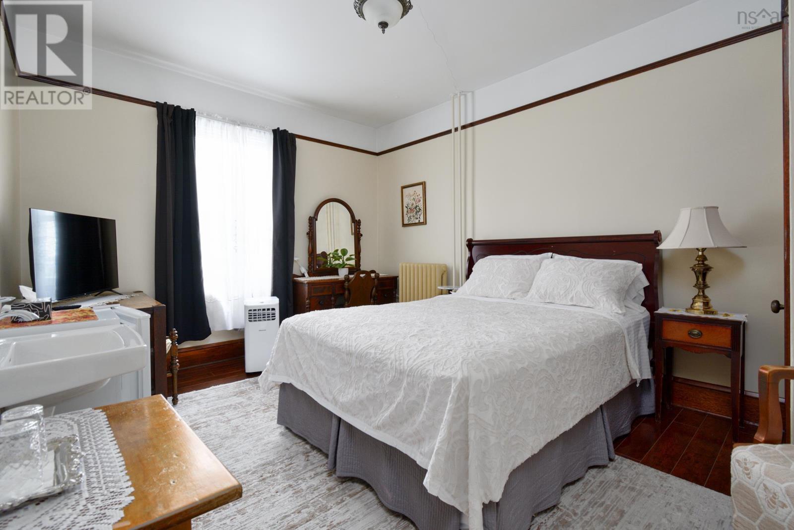 345 Esplanade Street Property Photo 21