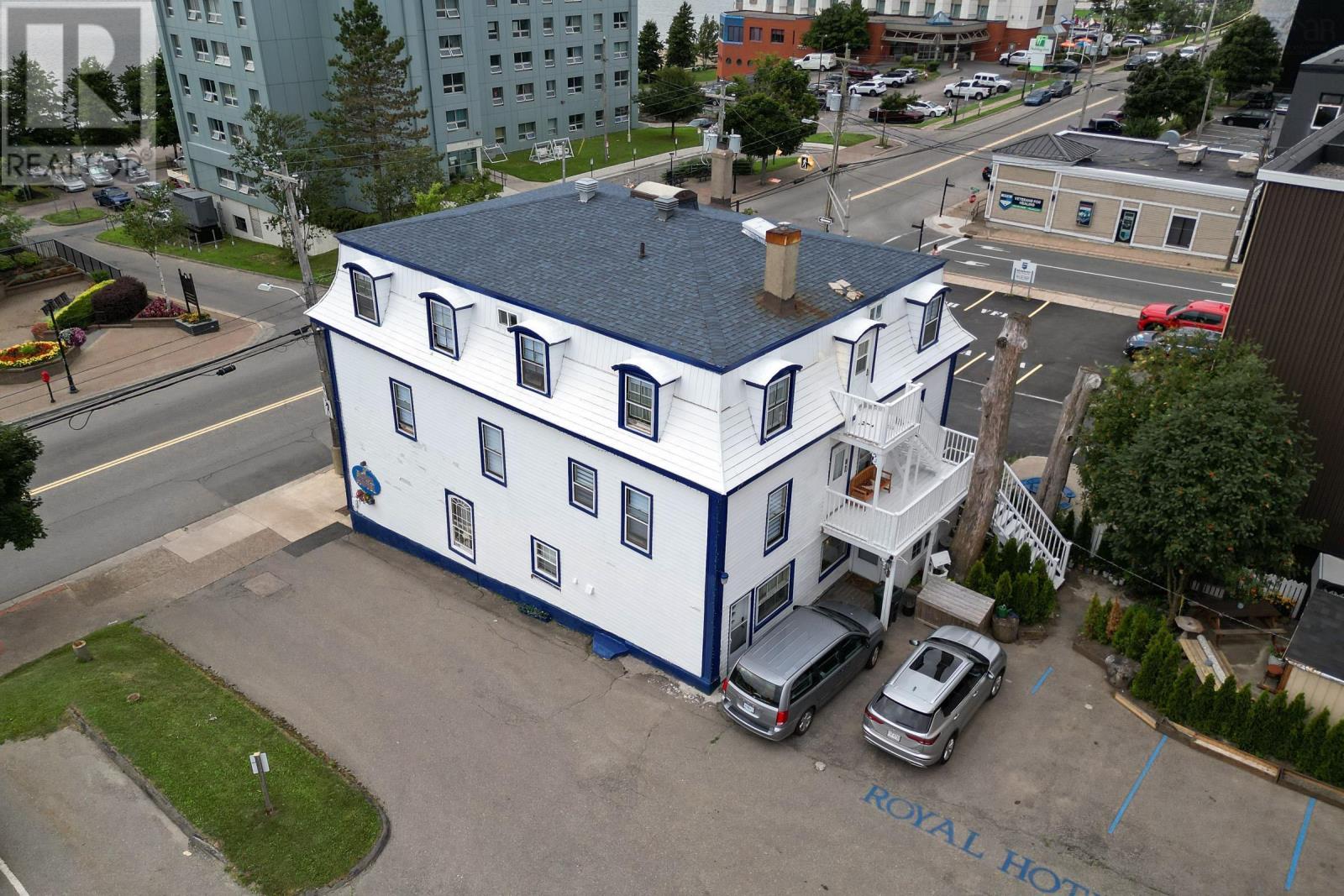 345 Esplanade Street Property Photo 49