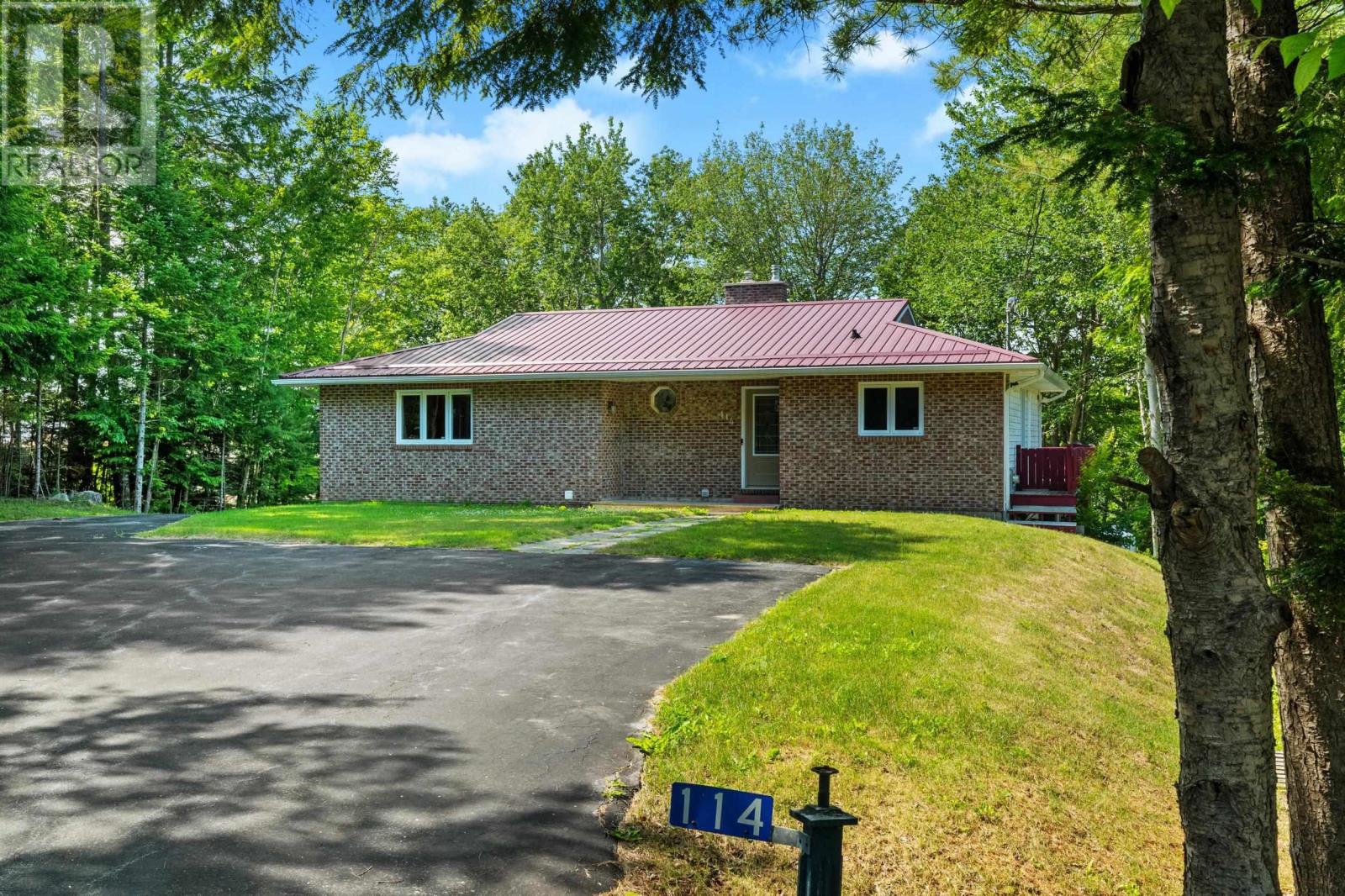 114 Joyce Court Property Photo 4