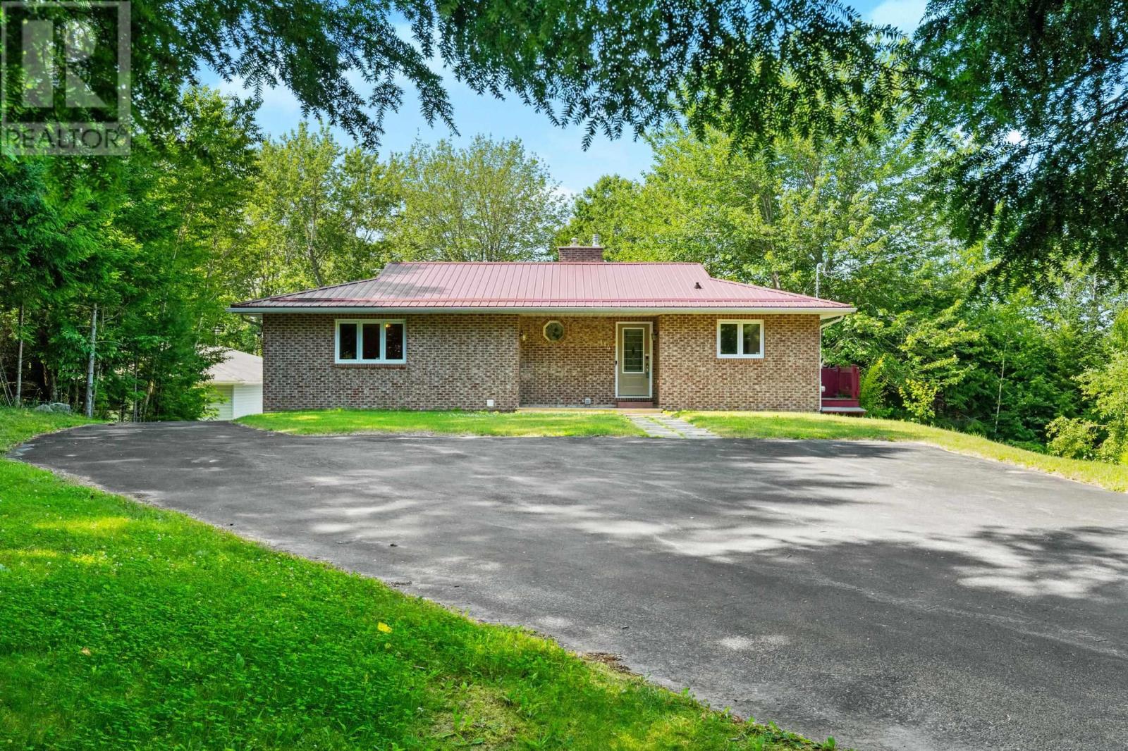 114 Joyce Court Property Photo 5