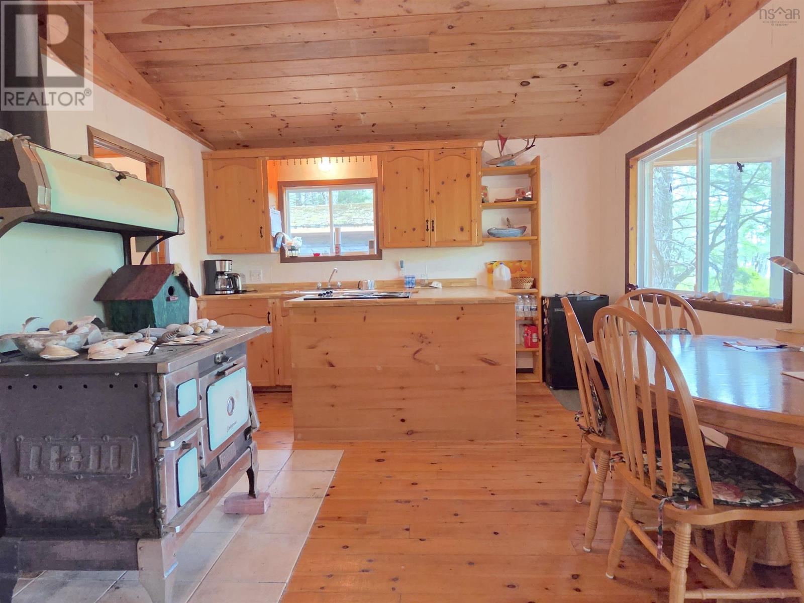 90 Pipe Cove Drive Property Photo 8