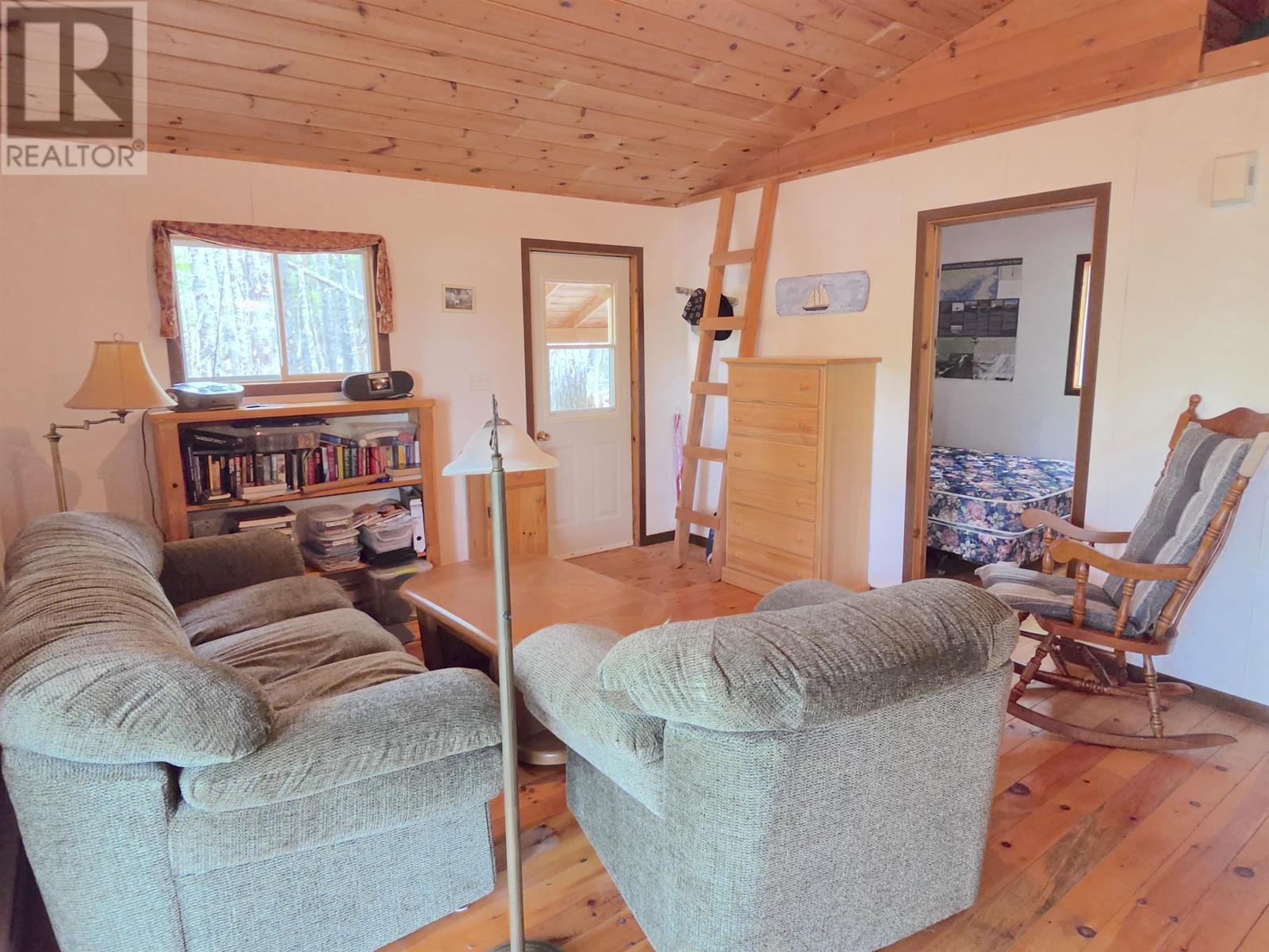 90 Pipe Cove Drive Property Photo 11