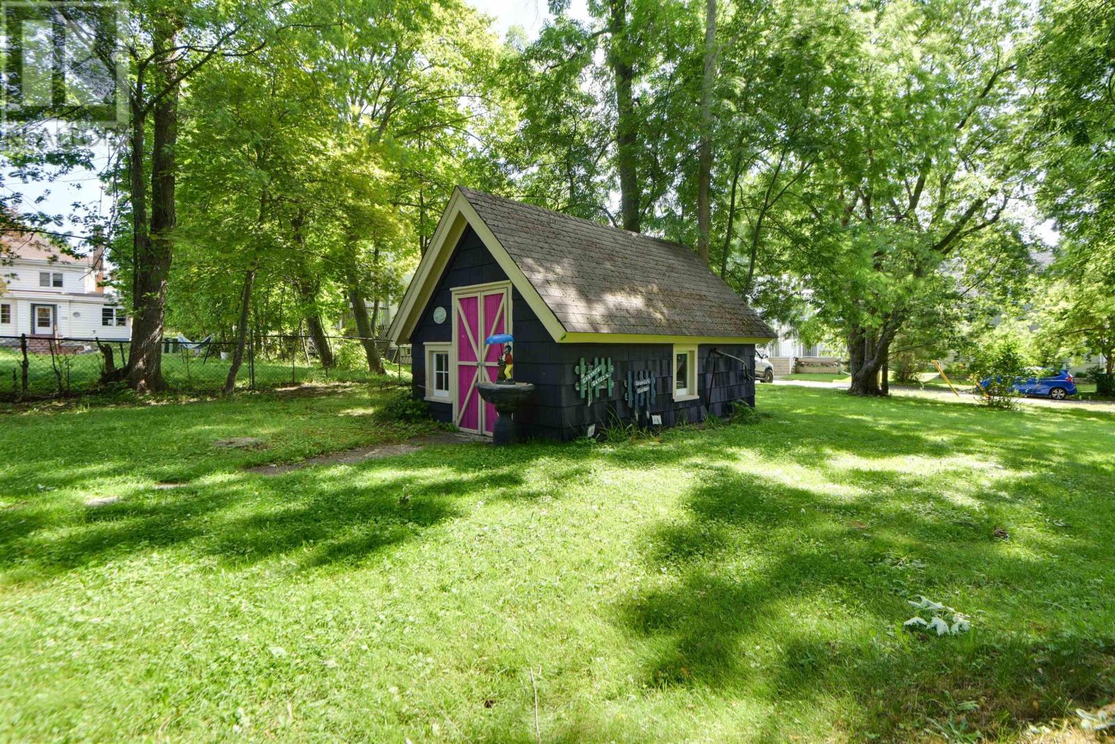 92 Albert Street Property Photo 36
