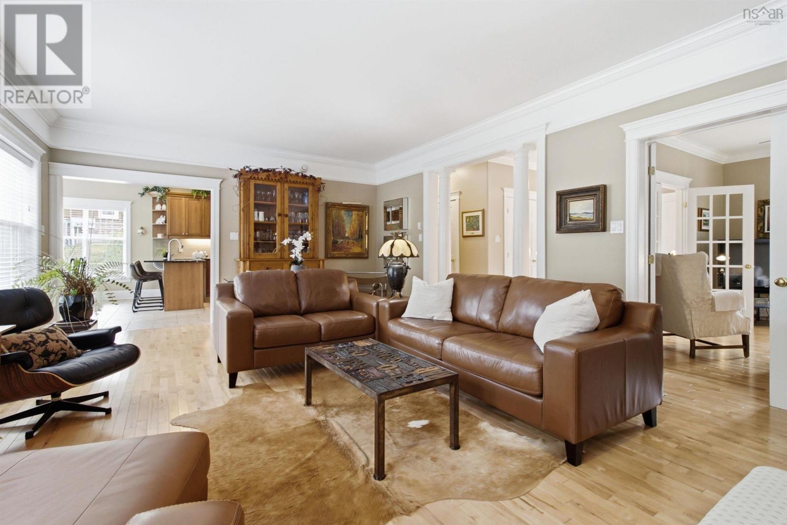 40 Greenside Lane Property Photo 11