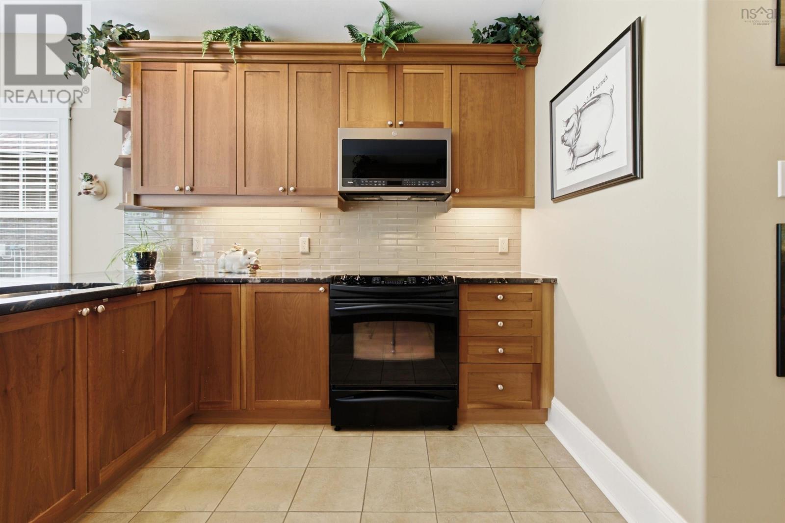 40 Greenside Lane Property Photo 14
