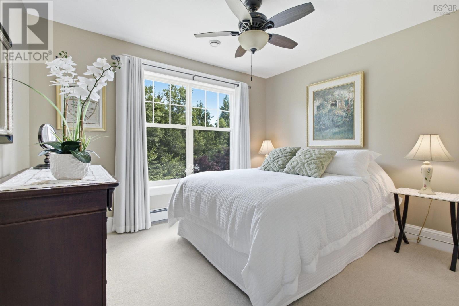 40 Greenside Lane Property Photo 30