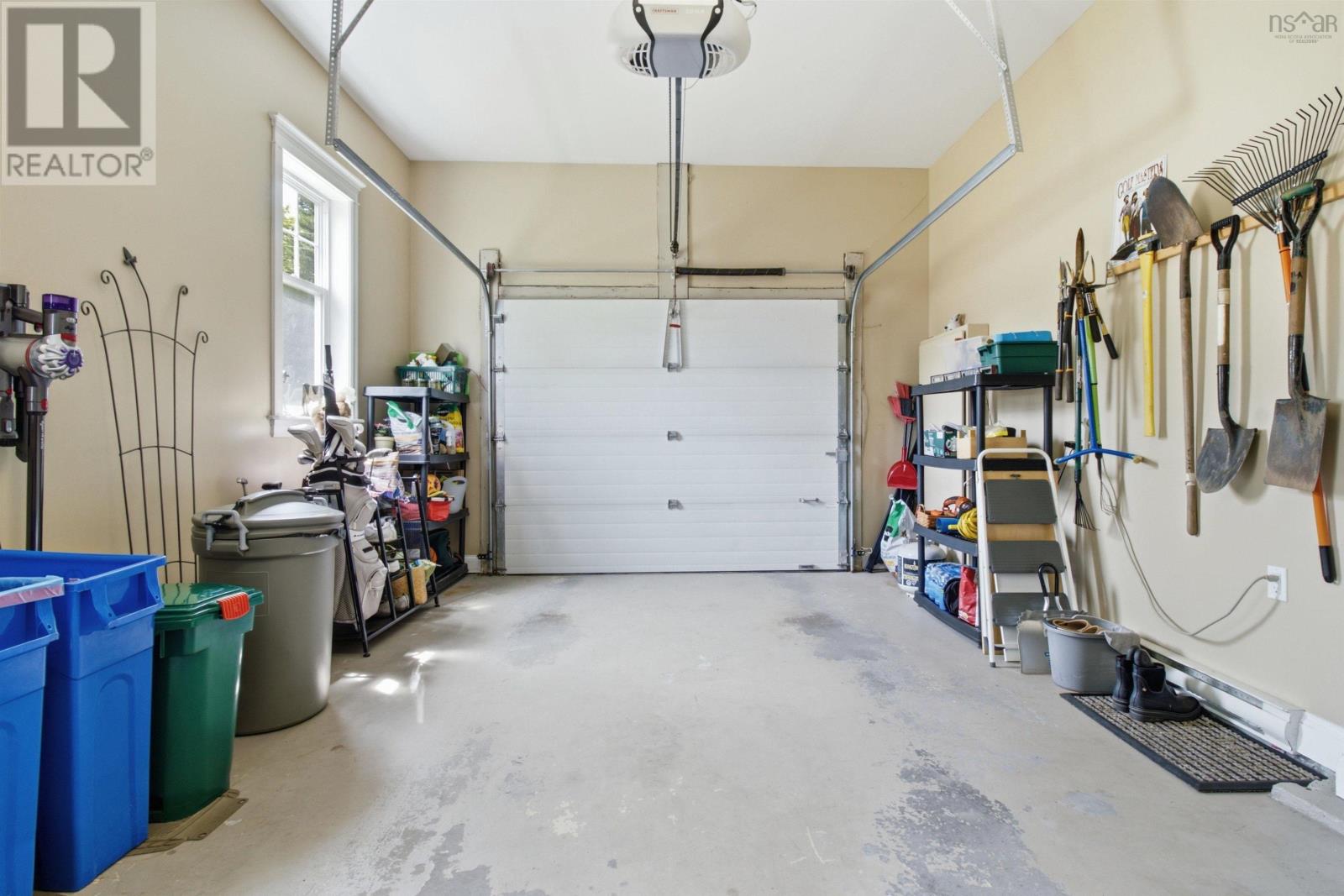 40 Greenside Lane Property Photo 32
