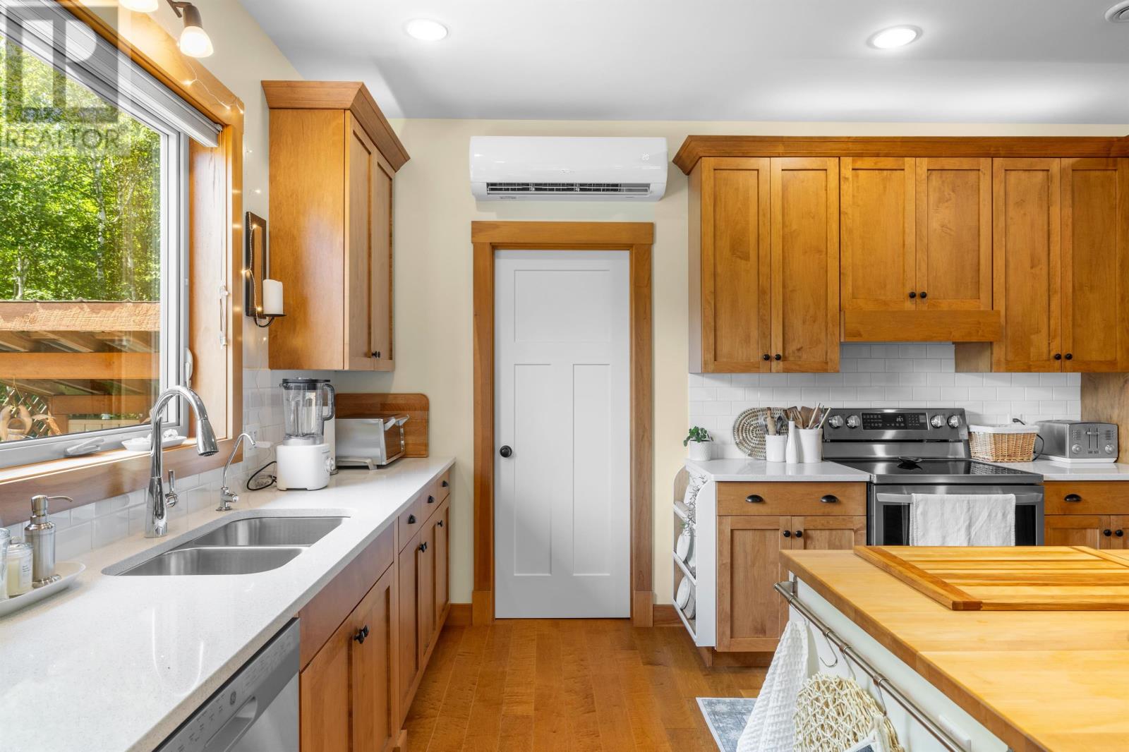 1927 Clarkin Road Property Photo 11