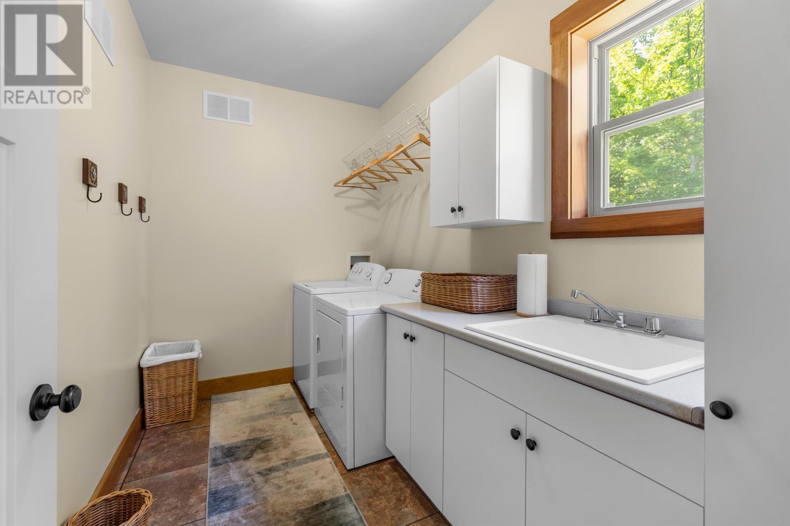 1927 Clarkin Road Property Photo 22