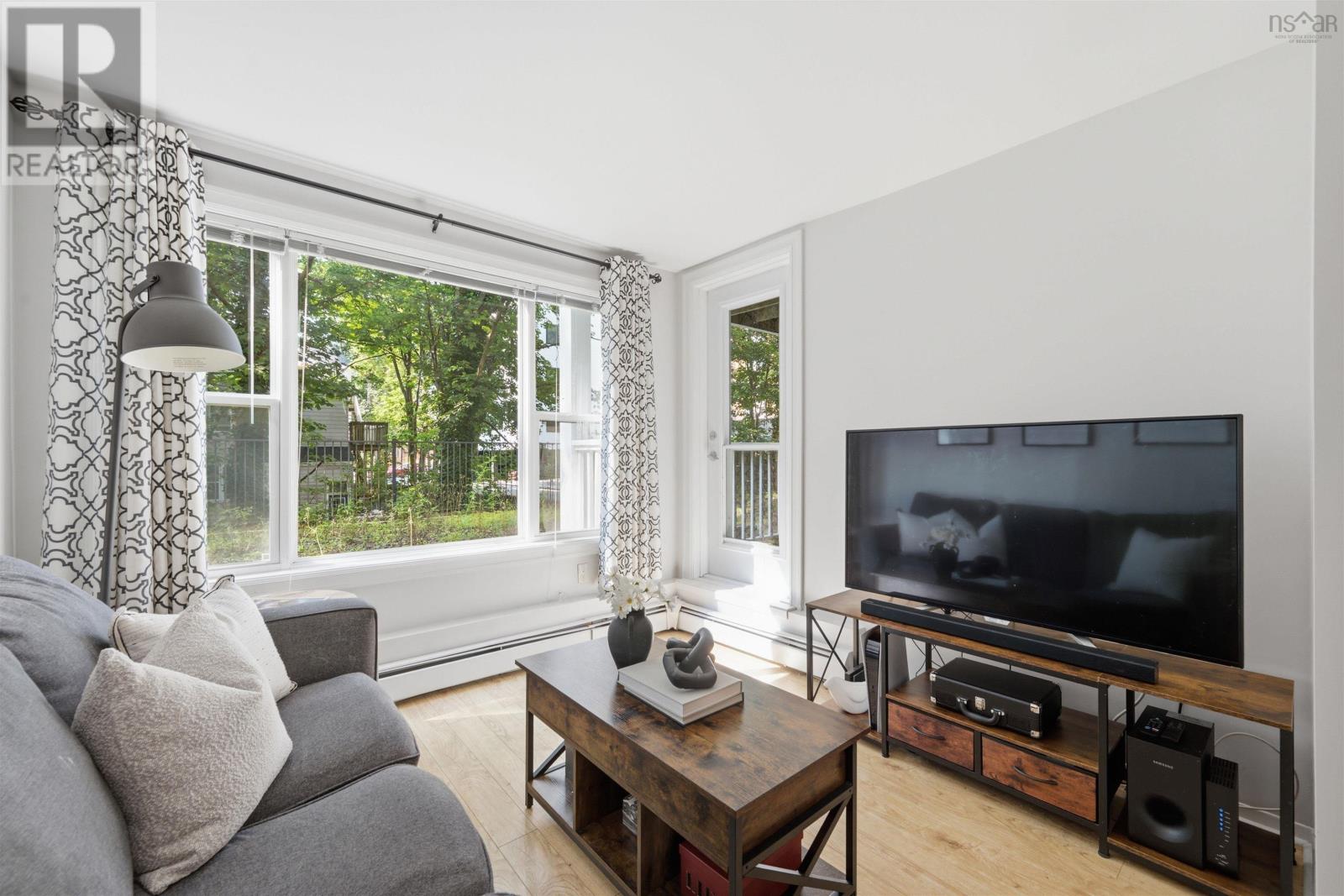 105 5230 Tobin Street Property Photo 5