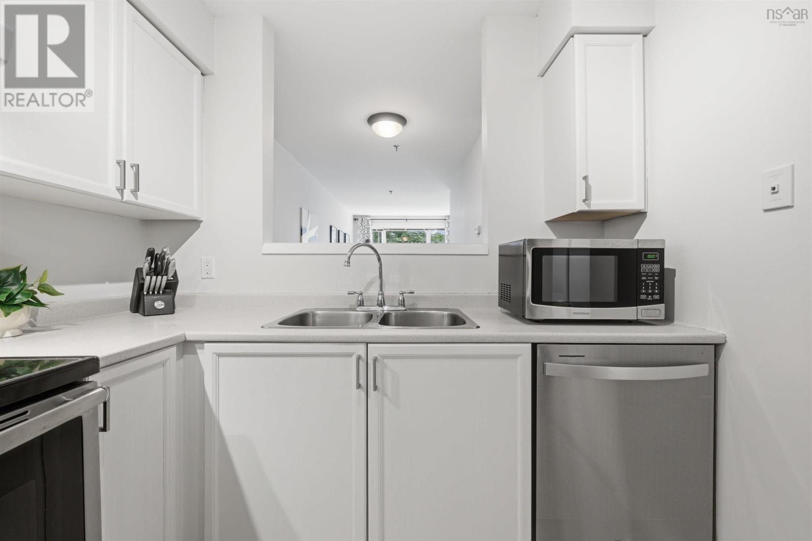 105 5230 Tobin Street Property Photo 11