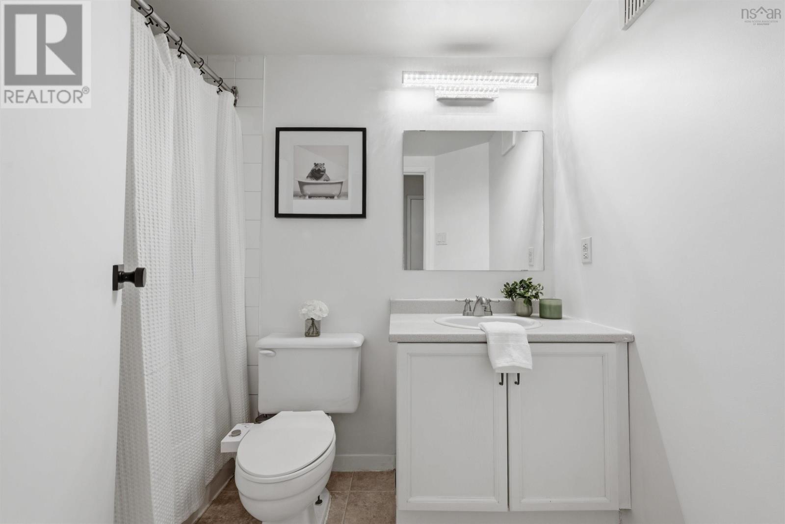 105 5230 Tobin Street Property Photo 16