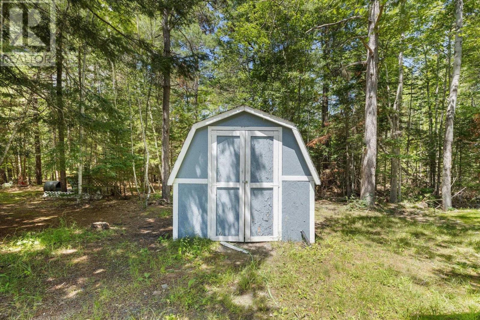 7 Mini Park Property Photo 6