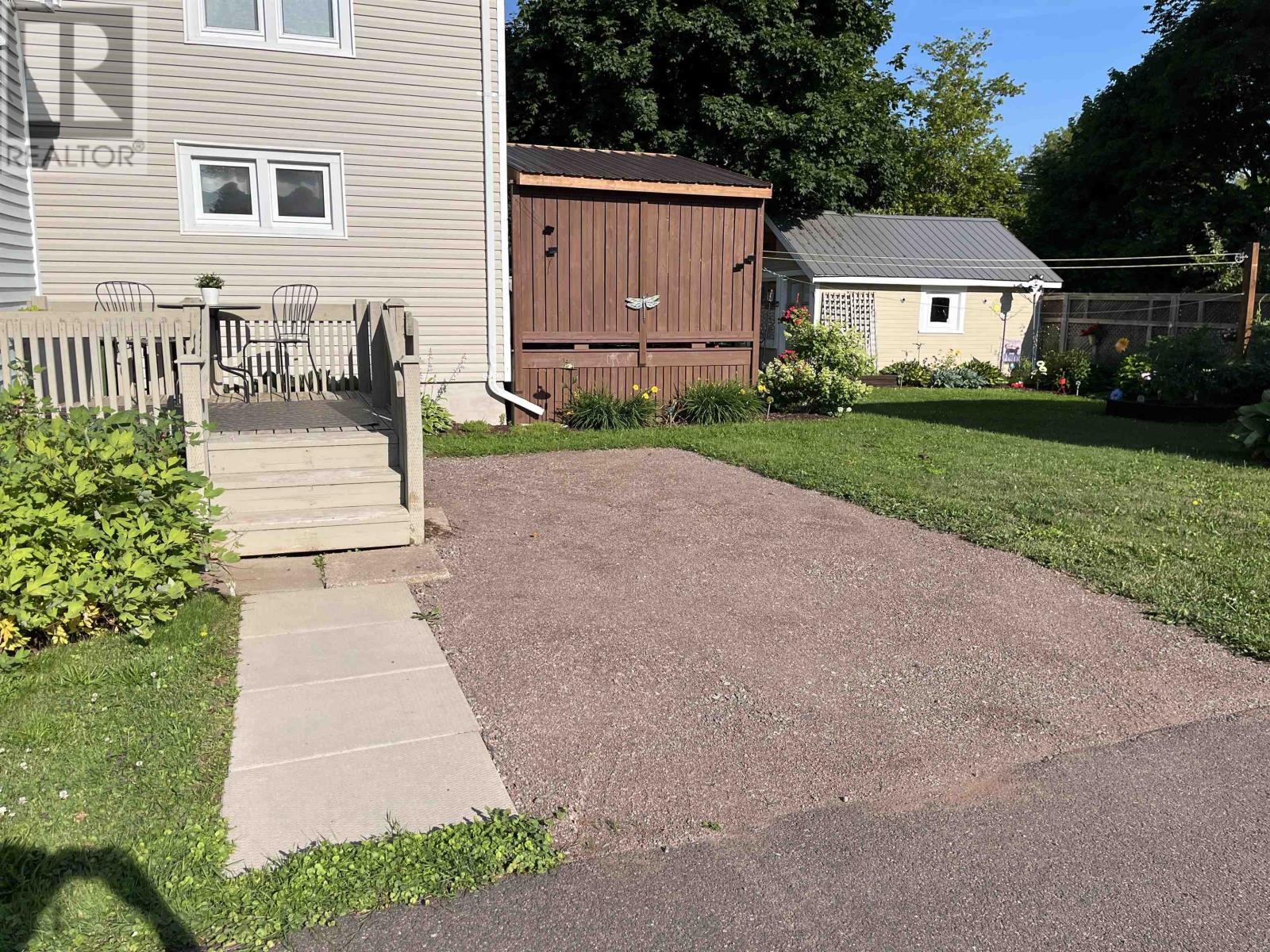 285 Convent Street Property Photo 4