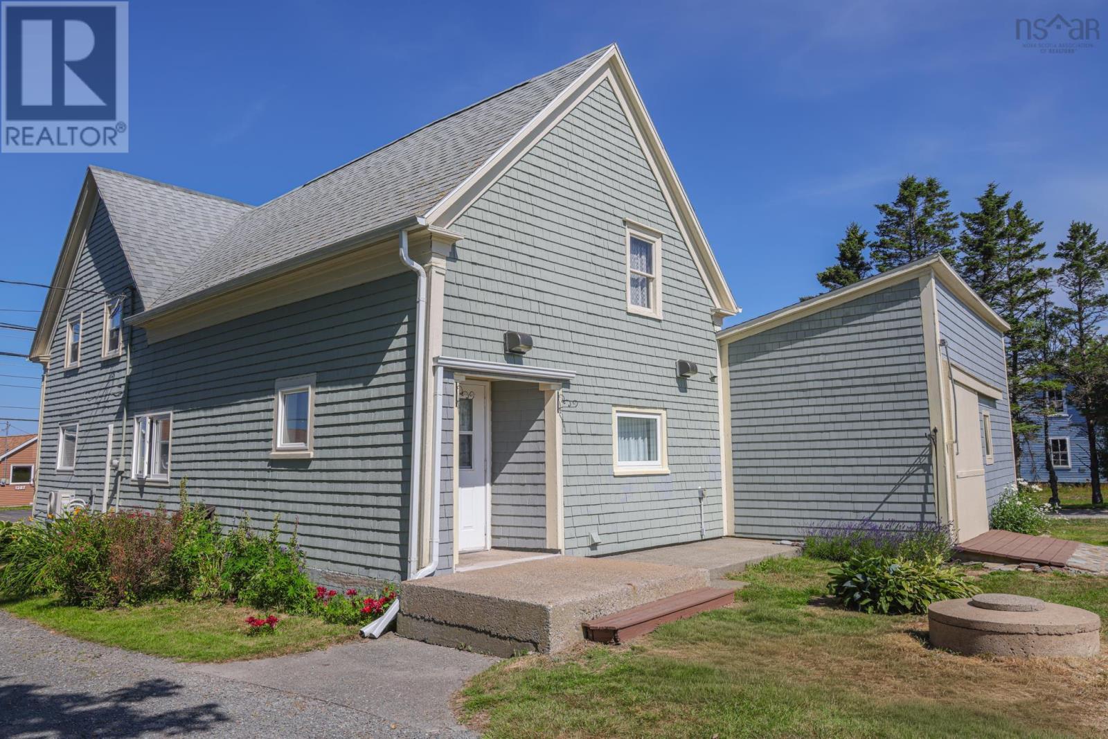 1286 1 Highway Property Photo 1