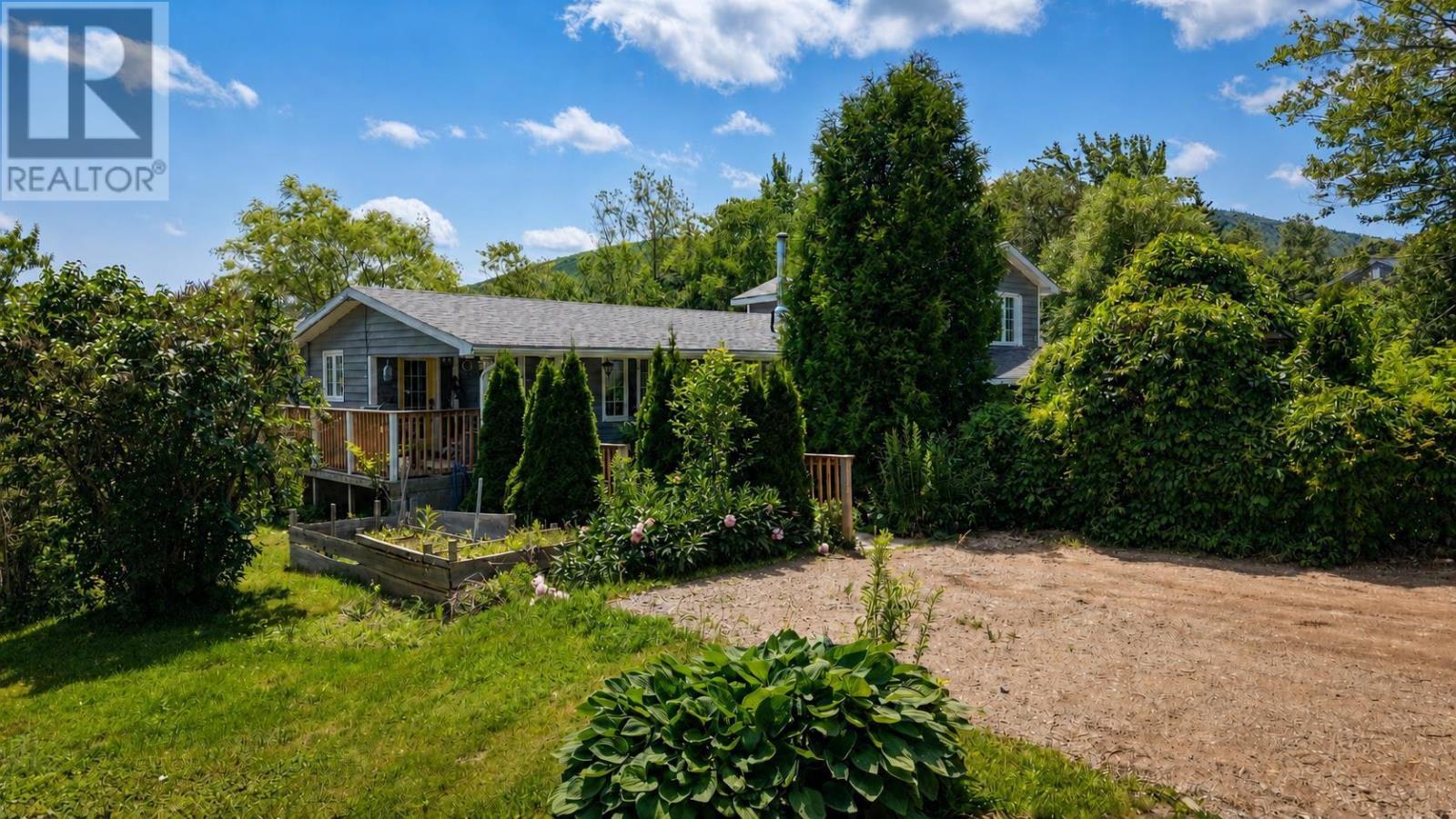 37873 Cabot Trail Property Photo 1