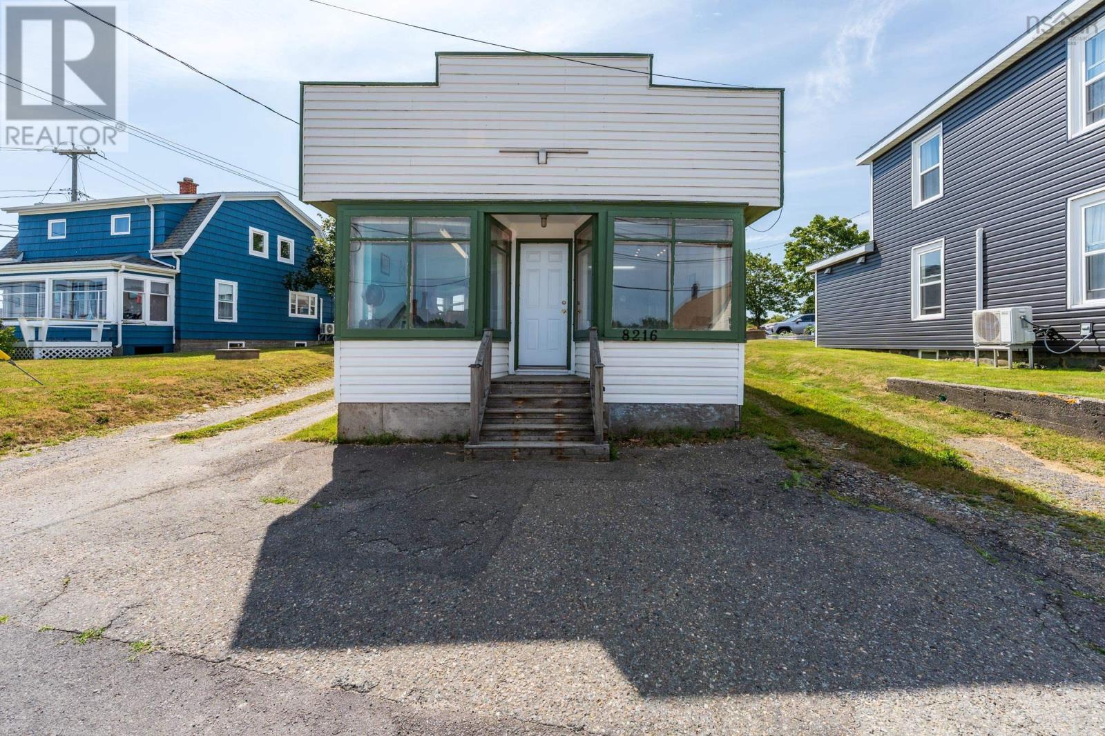 8216 Highway 1 Property Photo 2