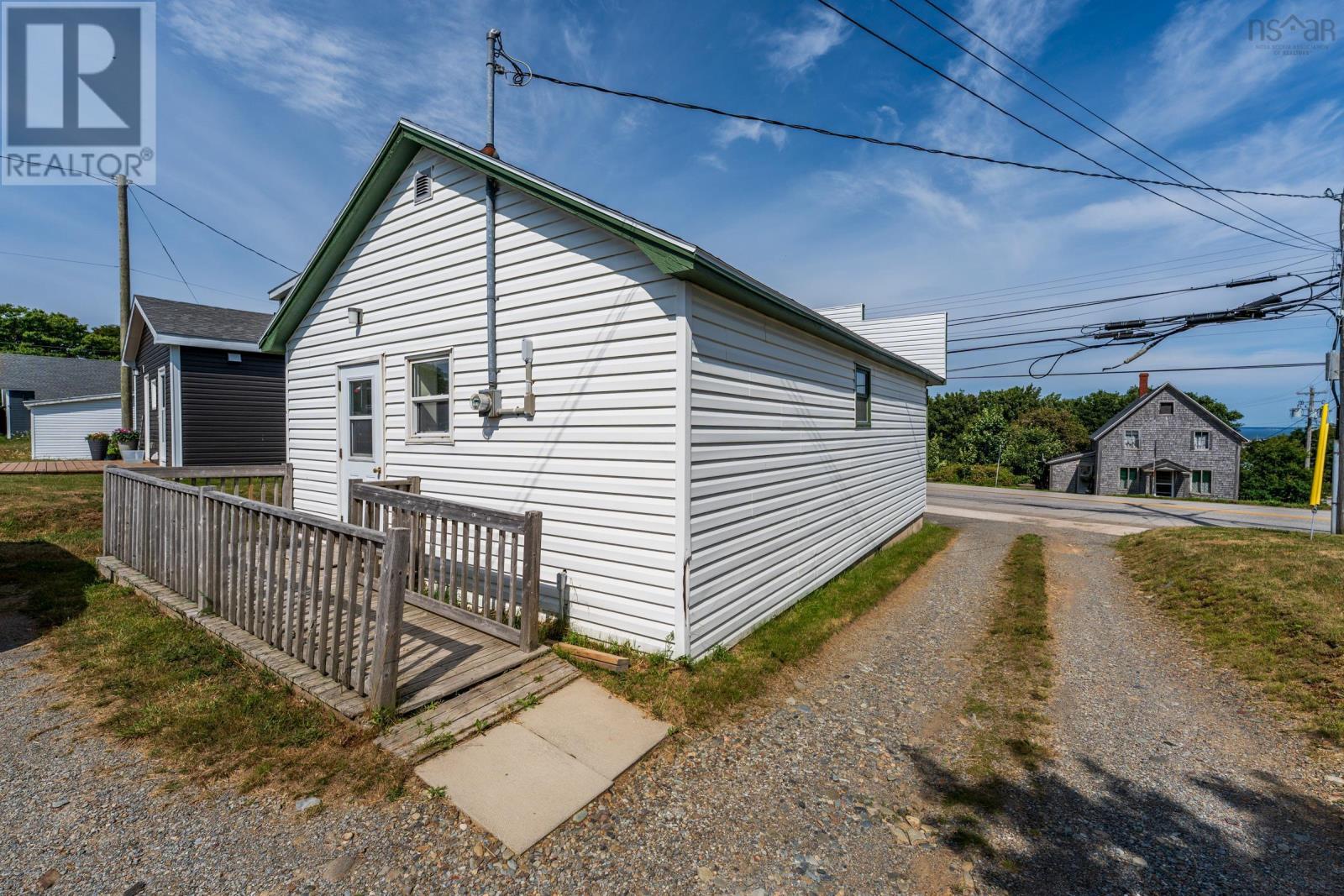 8216 Highway 1 Property Photo 4