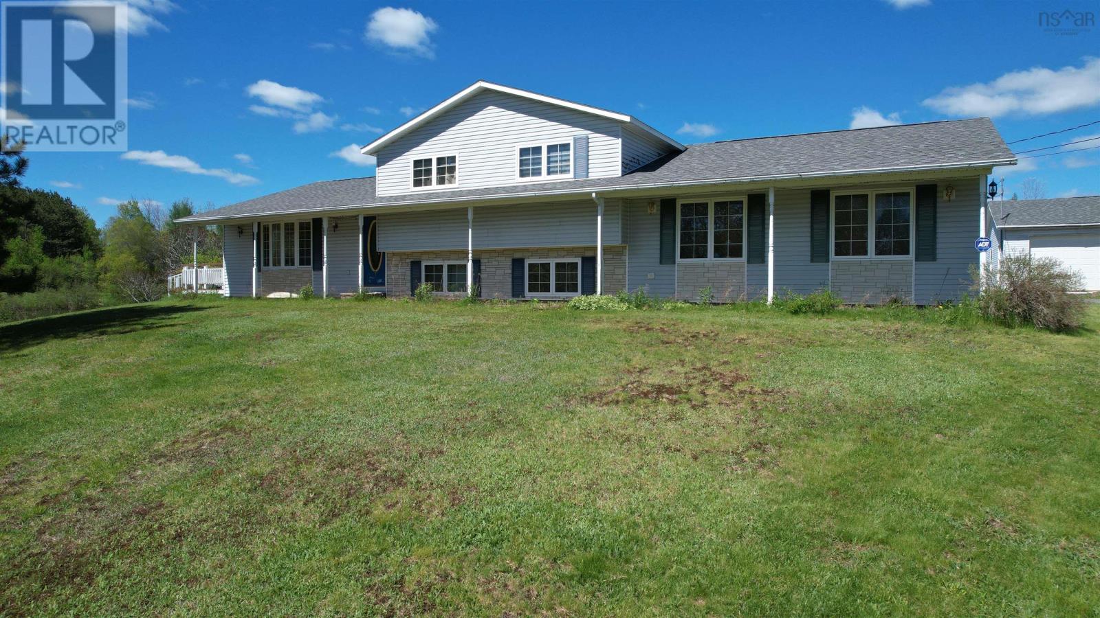 2901 Wyvern Road Property Photo 1