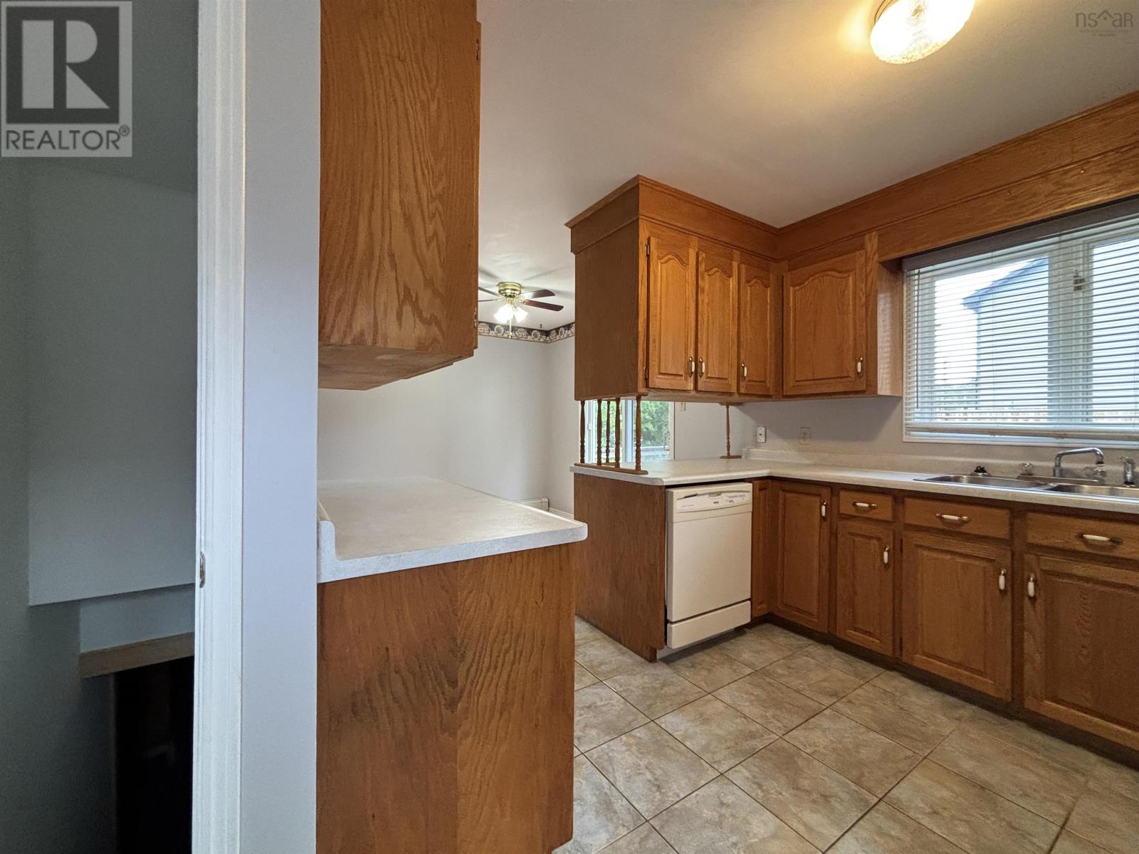 264 Hollingsworth Drive Property Photo 4