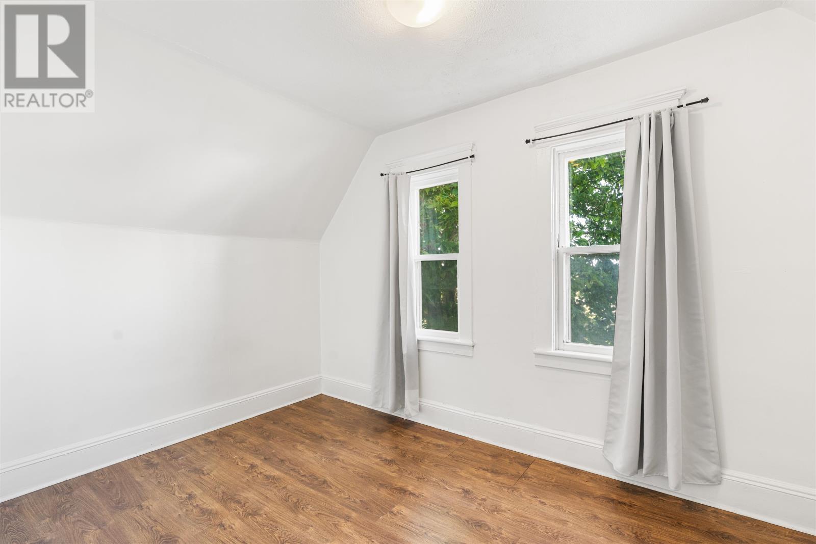 26 Cedar Street Property Photo 28