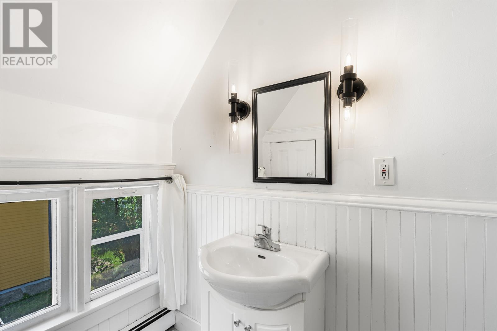 26 Cedar Street Property Photo 30