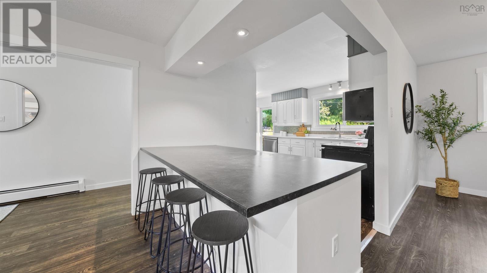 2132 Waverley Road Property Photo 10
