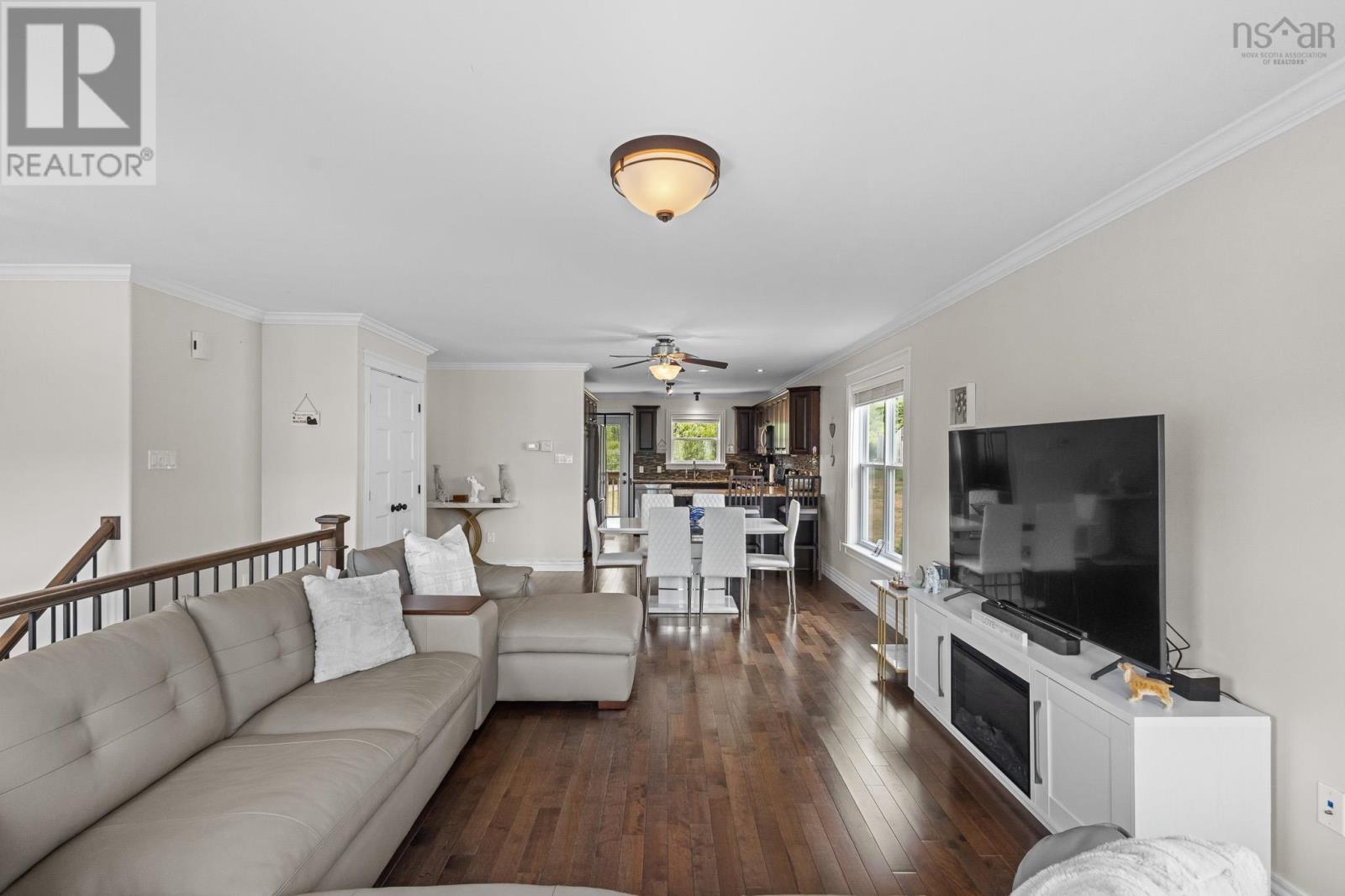 77 Hanwell Drive Property Photo 4