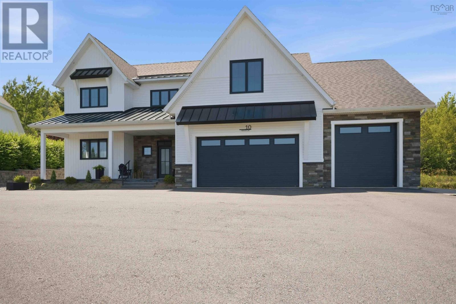 10 Heron Drive