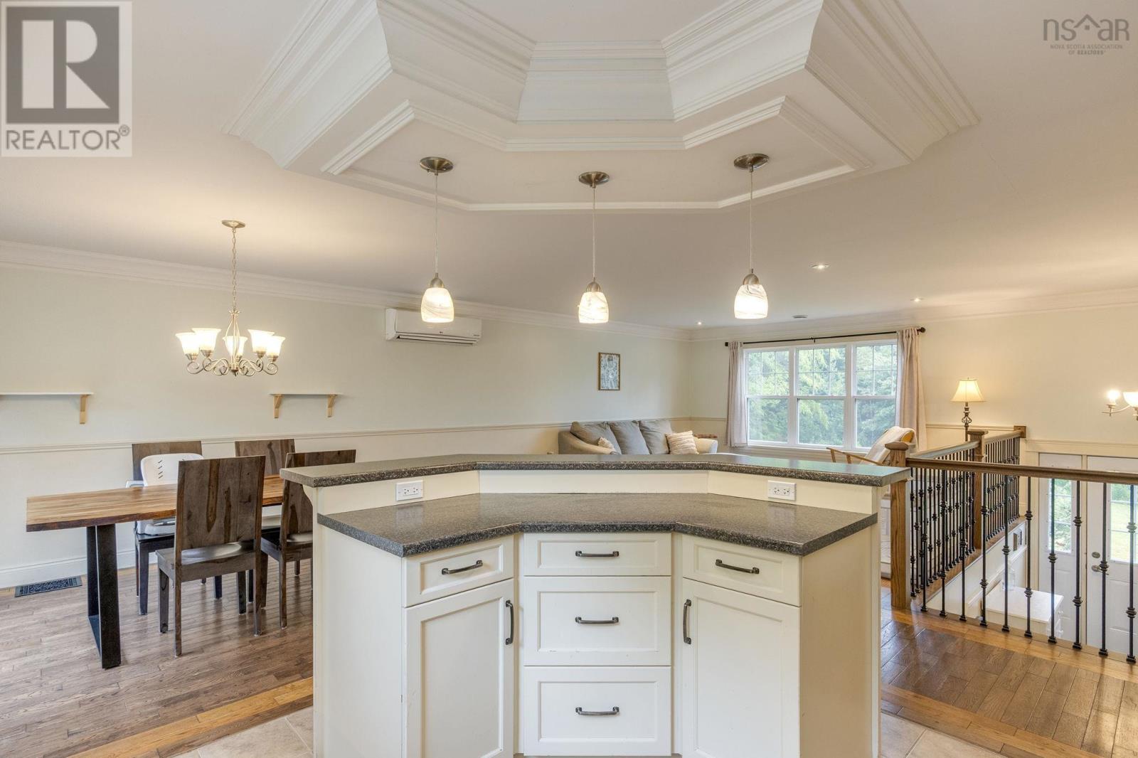 1052 Meadowvale Road Property Photo 4
